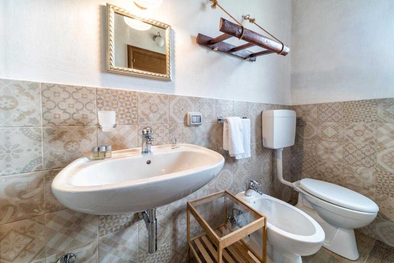 אקואוויווה דלה פונטי Agriturismo Tenuta Del Grillaio מראה חיצוני תמונה